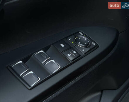 Черный Лексус ЛХ, объемом двигателя 4.46 л и пробегом 170 тыс. км за 61500 $, фото 20 на Automoto.ua