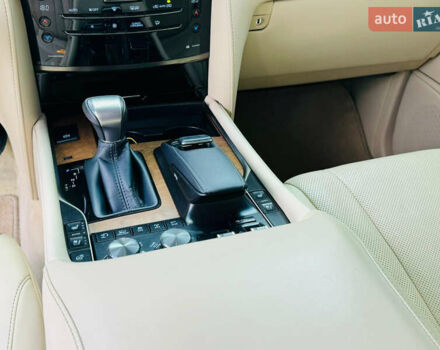 Черный Лексус ЛХ, объемом двигателя 4.46 л и пробегом 157 тыс. км за 65500 $, фото 16 на Automoto.ua