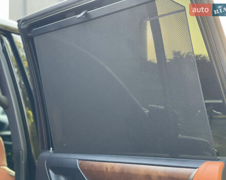 Черный Лексус ЛХ, объемом двигателя 4.46 л и пробегом 170 тыс. км за 61500 $, фото 25 на Automoto.ua