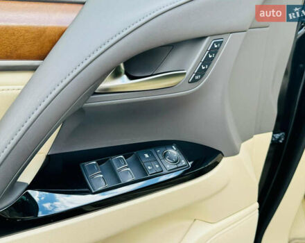 Черный Лексус ЛХ, объемом двигателя 4.46 л и пробегом 157 тыс. км за 65500 $, фото 14 на Automoto.ua