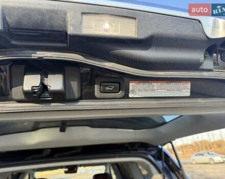 Чорний Лексус ЛХ, об'ємом двигуна 5.66 л та пробігом 260 тис. км за 56500 $, фото 35 на Automoto.ua