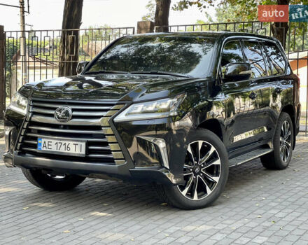 Чорний Лексус ЛХ, об'ємом двигуна 4.46 л та пробігом 170 тис. км за 62500 $, фото 1 на Automoto.ua