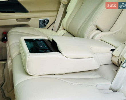 Черный Лексус ЛХ, объемом двигателя 4.46 л и пробегом 157 тыс. км за 65500 $, фото 10 на Automoto.ua