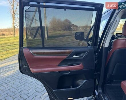 Чорний Лексус ЛХ, об'ємом двигуна 4.46 л та пробігом 260 тис. км за 55000 $, фото 32 на Automoto.ua