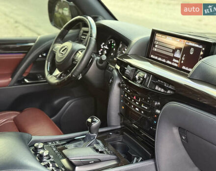 Чорний Лексус ЛХ, об'ємом двигуна 4.46 л та пробігом 109 тис. км за 85000 $, фото 24 на Automoto.ua