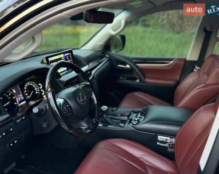 Лексус ЛХ 2018 у Києві на Automoto.ua Чорний Лексус ЛХ, об'ємом двигуна 4.46 л та пробігом 140 тис. км за 72000 $, фото 14 на Automoto.ua