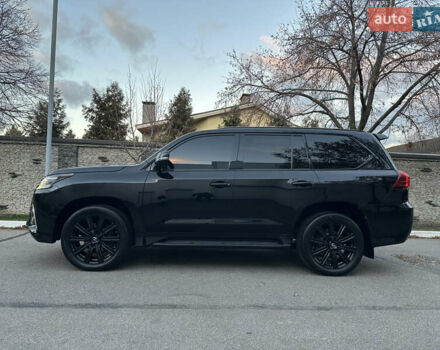 Черный Лексус ЛХ, объемом двигателя 5.66 л и пробегом 158 тыс. км за 69900 $, фото 1 на Automoto.ua