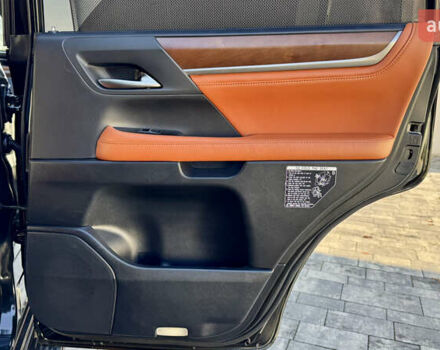 Черный Лексус ЛХ, объемом двигателя 4.46 л и пробегом 185 тыс. км за 67500 $, фото 97 на Automoto.ua