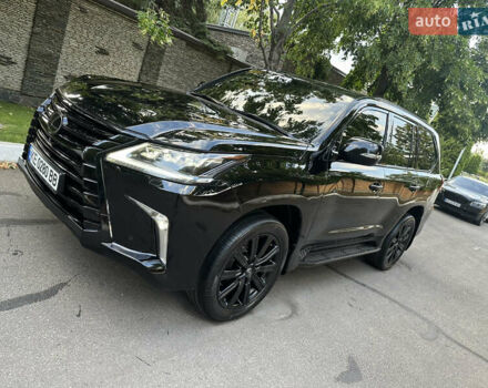 Черный Лексус ЛХ, объемом двигателя 5.66 л и пробегом 298 тыс. км за 65000 $, фото 31 на Automoto.ua