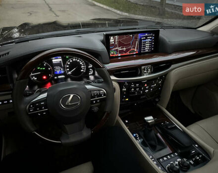 Черный Лексус ЛХ, объемом двигателя 5.66 л и пробегом 158 тыс. км за 69900 $, фото 68 на Automoto.ua