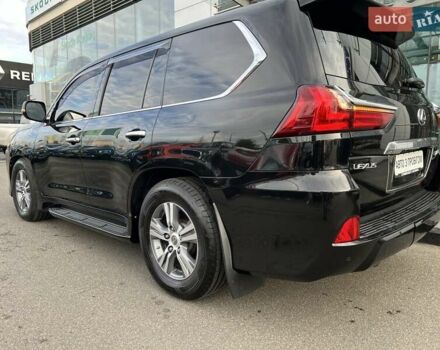 Черный Лексус ЛХ, объемом двигателя 4.46 л и пробегом 353 тыс. км за 50313 $, фото 7 на Automoto.ua