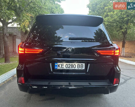 Черный Лексус ЛХ, объемом двигателя 5.66 л и пробегом 298 тыс. км за 65000 $, фото 76 на Automoto.ua