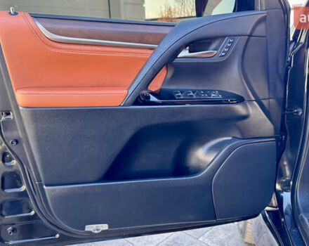 Черный Лексус ЛХ, объемом двигателя 4.46 л и пробегом 185 тыс. км за 67500 $, фото 79 на Automoto.ua