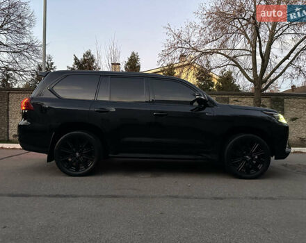 Черный Лексус ЛХ, объемом двигателя 5.66 л и пробегом 158 тыс. км за 69900 $, фото 89 на Automoto.ua