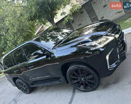 Черный Лексус ЛХ, объемом двигателя 5.66 л и пробегом 298 тыс. км за 65000 $, фото 19 на Automoto.ua