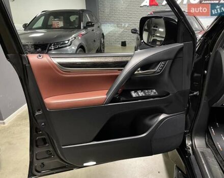 Лексус ЛХ 2018 у Львові на Automoto.ua Чорний Лексус ЛХ, об'ємом двигуна 4.46 л та пробігом 72 тис. км за 81700 $, фото 24 на Automoto.ua