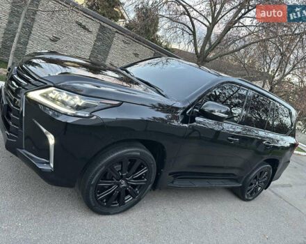 Черный Лексус ЛХ, объемом двигателя 5.66 л и пробегом 158 тыс. км за 69900 $, фото 5 на Automoto.ua