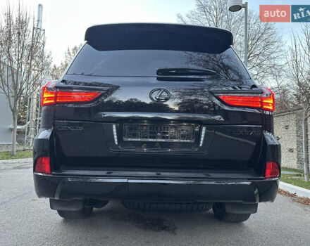 Черный Лексус ЛХ, объемом двигателя 5.66 л и пробегом 158 тыс. км за 69900 $, фото 3 на Automoto.ua