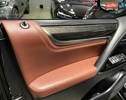 Чорний Лексус ЛХ, об'ємом двигуна 4.46 л та пробігом 74 тис. км за 79700 $, фото 26 на Automoto.ua