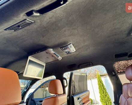 Черный Лексус ЛХ, объемом двигателя 4.46 л и пробегом 185 тыс. км за 67500 $, фото 101 на Automoto.ua