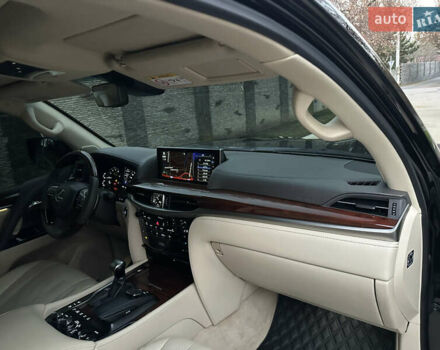 Черный Лексус ЛХ, объемом двигателя 5.66 л и пробегом 158 тыс. км за 69900 $, фото 45 на Automoto.ua