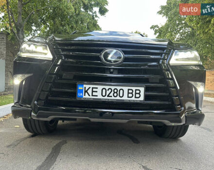 Черный Лексус ЛХ, объемом двигателя 5.66 л и пробегом 298 тыс. км за 65000 $, фото 3 на Automoto.ua