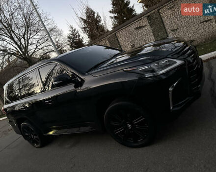 Черный Лексус ЛХ, объемом двигателя 5.66 л и пробегом 158 тыс. км за 69900 $, фото 113 на Automoto.ua