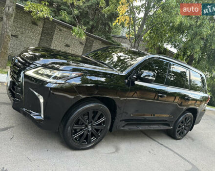 Черный Лексус ЛХ, объемом двигателя 5.66 л и пробегом 298 тыс. км за 65000 $, фото 1 на Automoto.ua