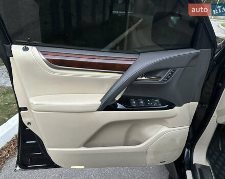 Черный Лексус ЛХ, объемом двигателя 5.66 л и пробегом 158 тыс. км за 69900 $, фото 32 на Automoto.ua