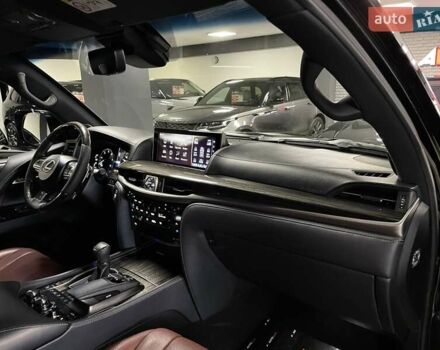 Лексус ЛХ 2018 у Львові на Automoto.ua Чорний Лексус ЛХ, об'ємом двигуна 4.46 л та пробігом 72 тис. км за 81700 $, фото 44 на Automoto.ua