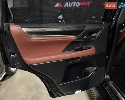 Лексус ЛХ 2018 у Львові на Automoto.ua Чорний Лексус ЛХ, об'ємом двигуна 4.46 л та пробігом 72 тис. км за 81700 $, фото 33 на Automoto.ua