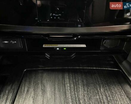 Чорний Лексус ЛХ, об'ємом двигуна 4.46 л та пробігом 74 тис. км за 79700 $, фото 70 на Automoto.ua