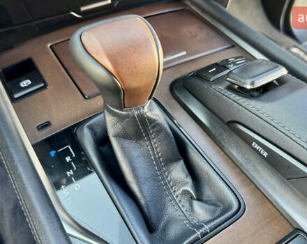 Черный Лексус ЛХ, объемом двигателя 4.46 л и пробегом 185 тыс. км за 67500 $, фото 64 на Automoto.ua