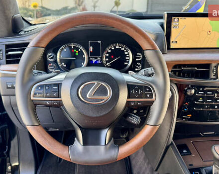 Черный Лексус ЛХ, объемом двигателя 4.46 л и пробегом 185 тыс. км за 67500 $, фото 59 на Automoto.ua