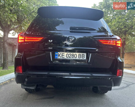 Черный Лексус ЛХ, объемом двигателя 5.66 л и пробегом 298 тыс. км за 65000 $, фото 71 на Automoto.ua