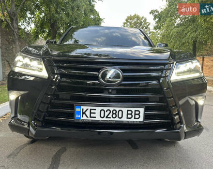 Черный Лексус ЛХ, объемом двигателя 5.66 л и пробегом 298 тыс. км за 65000 $, фото 4 на Automoto.ua