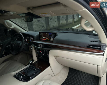 Черный Лексус ЛХ, объемом двигателя 5.66 л и пробегом 158 тыс. км за 69900 $, фото 51 на Automoto.ua