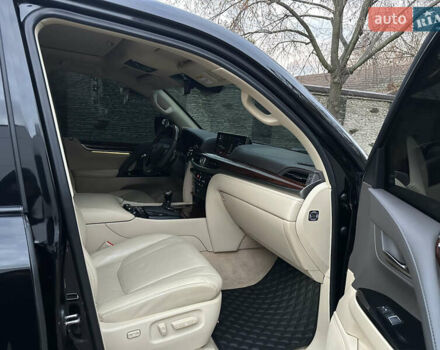 Черный Лексус ЛХ, объемом двигателя 5.66 л и пробегом 158 тыс. км за 69900 $, фото 31 на Automoto.ua