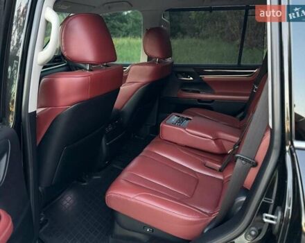 Лексус ЛХ 2018 у Києві на Automoto.ua Чорний Лексус ЛХ, об'ємом двигуна 4.46 л та пробігом 140 тис. км за 72000 $, фото 15 на Automoto.ua