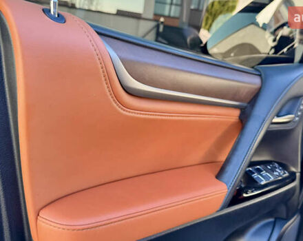 Черный Лексус ЛХ, объемом двигателя 4.46 л и пробегом 185 тыс. км за 67500 $, фото 75 на Automoto.ua