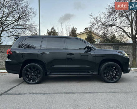 Черный Лексус ЛХ, объемом двигателя 5.66 л и пробегом 158 тыс. км за 69900 $, фото 21 на Automoto.ua