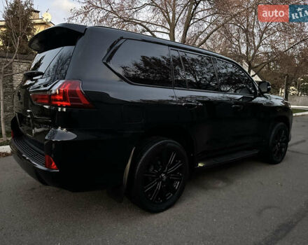 Черный Лексус ЛХ, объемом двигателя 5.66 л и пробегом 158 тыс. км за 69900 $, фото 100 на Automoto.ua