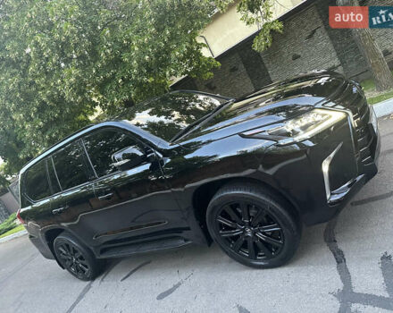 Черный Лексус ЛХ, объемом двигателя 5.66 л и пробегом 298 тыс. км за 65000 $, фото 79 на Automoto.ua
