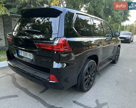 Черный Лексус ЛХ, объемом двигателя 5.66 л и пробегом 298 тыс. км за 65000 $, фото 56 на Automoto.ua