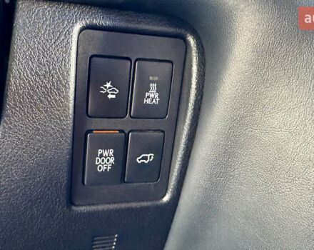 Черный Лексус ЛХ, объемом двигателя 4.46 л и пробегом 185 тыс. км за 67500 $, фото 69 на Automoto.ua