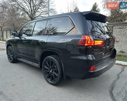 Черный Лексус ЛХ, объемом двигателя 5.66 л и пробегом 158 тыс. км за 69900 $, фото 4 на Automoto.ua