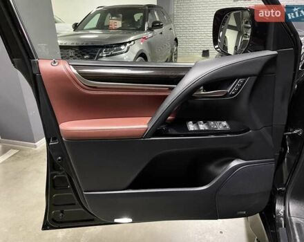 Чорний Лексус ЛХ, об'ємом двигуна 4.46 л та пробігом 85 тис. км за 82700 $, фото 22 на Automoto.ua