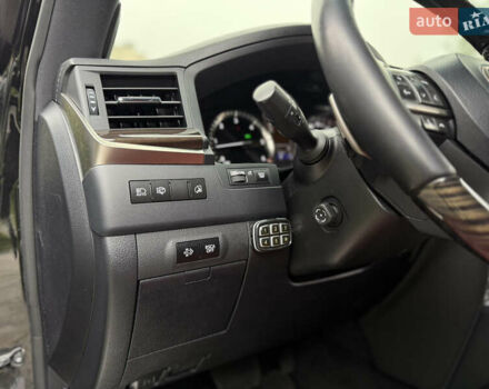 Черный Лексус ЛХ, объемом двигателя 4.46 л и пробегом 208 тыс. км за 70000 $, фото 34 на Automoto.ua