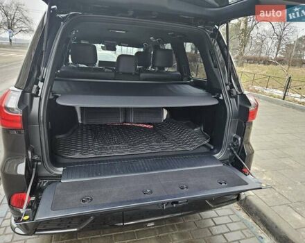 Черный Лексус ЛХ, объемом двигателя 4.46 л и пробегом 57 тыс. км за 82000 $, фото 2 на Automoto.ua