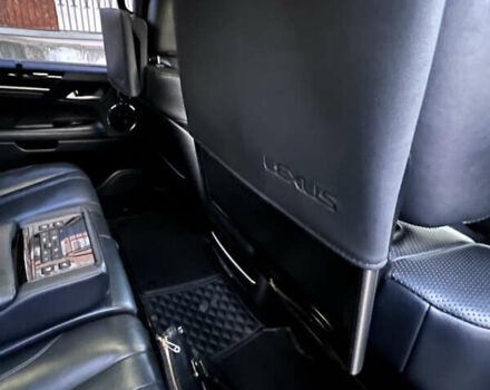 Черный Лексус ЛХ, объемом двигателя 5.66 л и пробегом 127 тыс. км за 76000 $, фото 26 на Automoto.ua